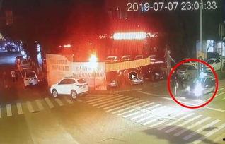 青山湖爆料飙车案件最新,警方全力追查，涉案人员身份曝光