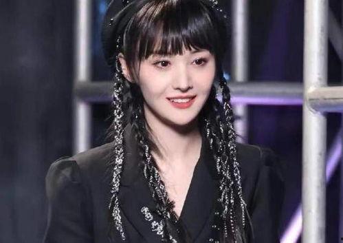 圈内爆料郑爽黄轩,娱乐圈新恋情引热议