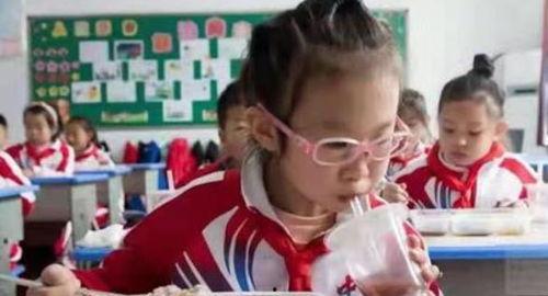 配餐爆料视频在线观看,跟随爆料视频一探究竟