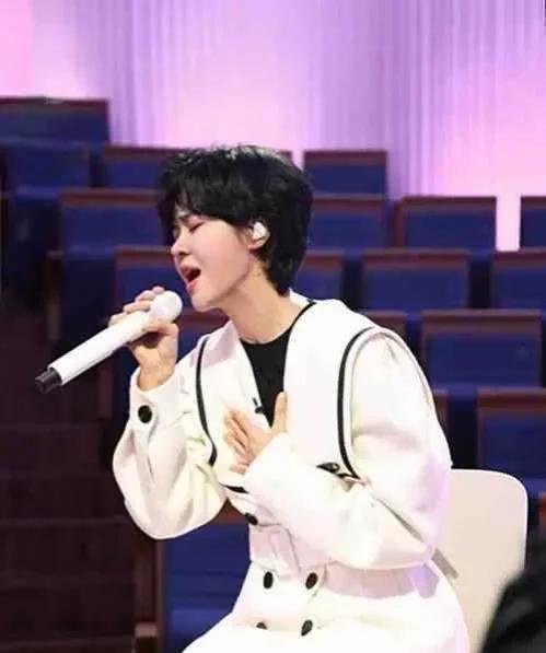 石凯爆料娱乐圈,揭秘明星背后的真实故事